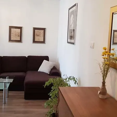 Wylotowa 87 Sloneczny Apartmán *